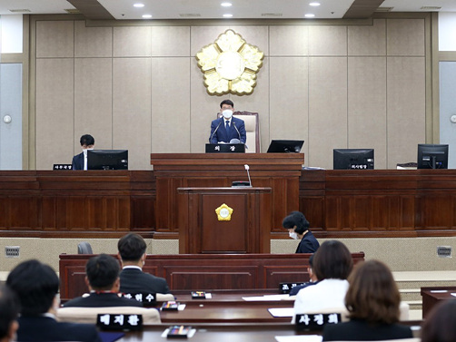 20200704 수원시의회 전반기 김기정 의장, 이재식 부의장 선출(1).jpg