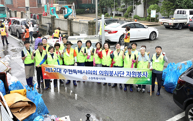 20220811 수원특례시의회 의원봉사단1.jpg
