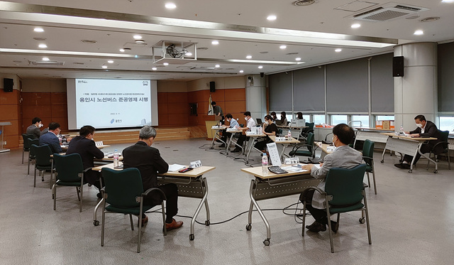 1. 지난 11일 적극행정위원회 발표심사 모습 (1).jpg