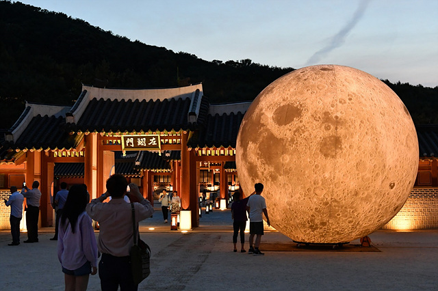 “올 추석도 수원에서 알차게 보내세요” (1).jpg
