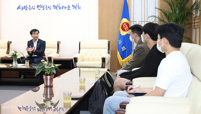 220914 염종현 의장, 14일 20대 청.jpg