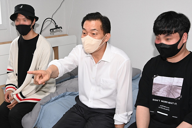 이재준 수원특례시장, “자립준비청년들, 셰어하우스 CON에서 꿈을 키우길”(2).jpg