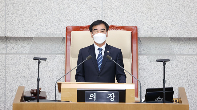 221007 염종현 의장, 여야 대표의원.jpg