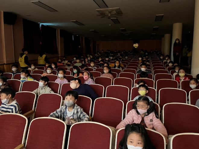 사진2(천일초, 꿈을 찾고 끼를 펼치는 10월 꿈끼발표회 개최).jpg