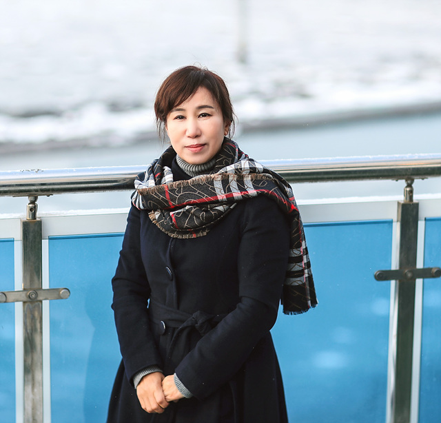 의장님 야외사진.jpg