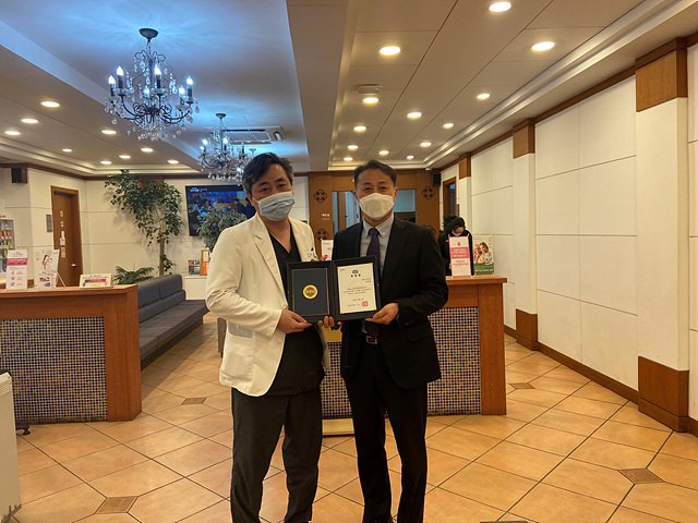 2-2_평택시_코로나19_대응_유공_의료기관_표창_전수.jpg