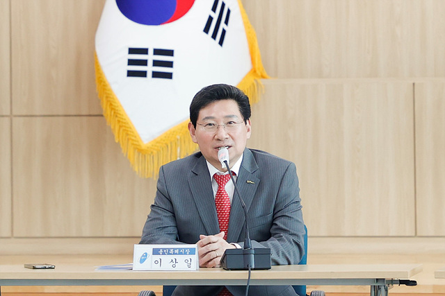 230307_이상일 용인특례시장 시민들).jpg