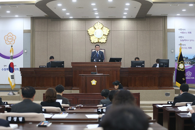 1. 제374회 임시회 폐회 (2).jpg