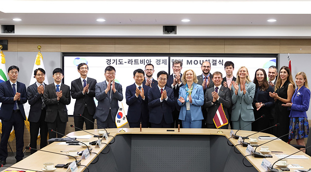라트비아 경제부장관 면담및 MOU 체결(3).jpg
