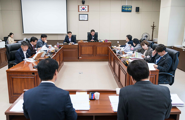 20231124 행정사무감사 4일차(3)도시건설위원회.jpg