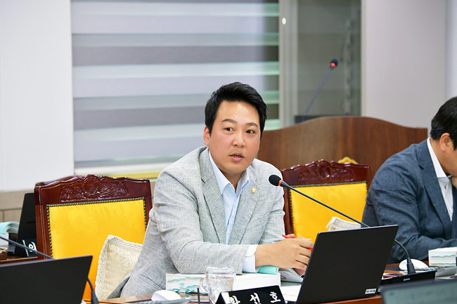 06 전반기 회기 중 집행기관에 대한 행정사무감사.jpg