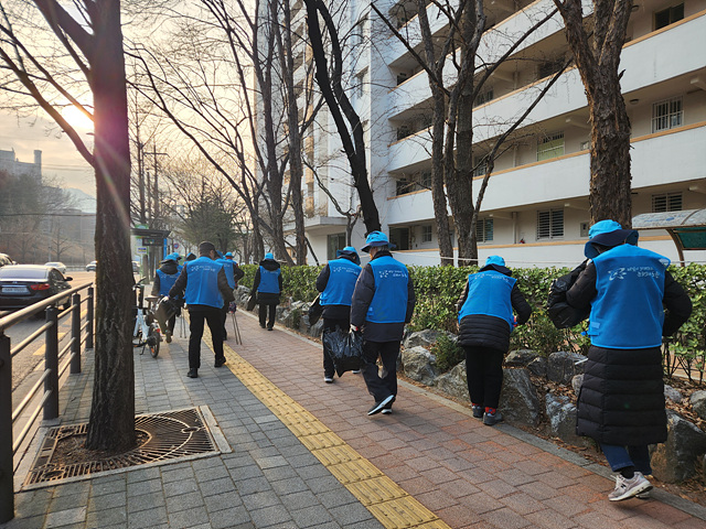 [노원구 보도사진2]클린지킴이 활동사진.jpg