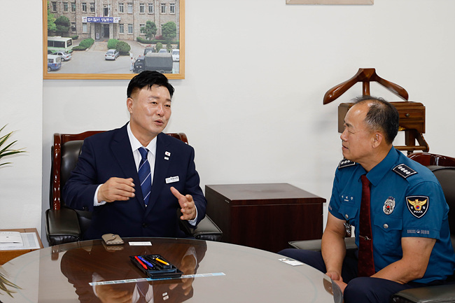 경철서장미팅.jpg