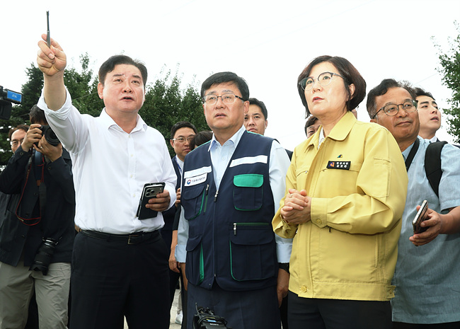 1-2.(행정과)안성시, 김성환 기후에너지환경부 장관과 지역 현안 해법 모색.jpg